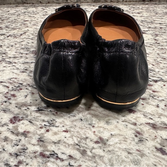Tory Burch Enamel Logo leather ballet flats perfect black gold heal detail